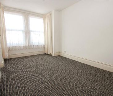 2 bedroom end of terrace house to rent - Photo 5