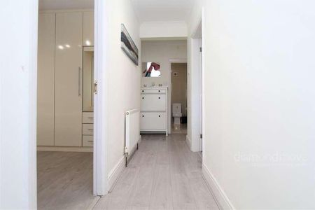 Rothbury Gardens, Isleworth, TW7 - Photo 5