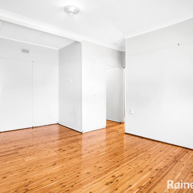 Well Presented & Centrally Located - Photo 1