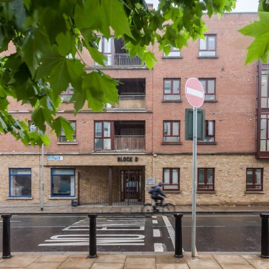 Modern 1-bedroom apartment for rent in Stoneybatter, Dublin - Photo 1