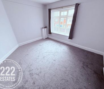 Lovely Lane - Warrington - WA5 - Photo 2