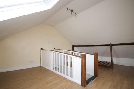 2 bedroom maisonette to rent - Photo 2