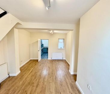 26 Greenville Street, Belfast, BT5 5AG - Photo 2
