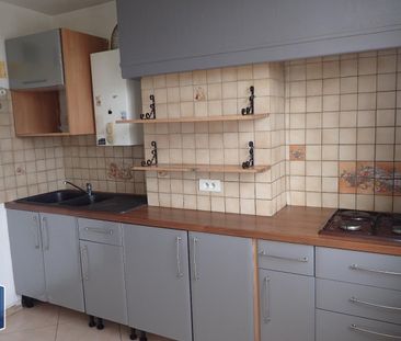 Location Appartement 3 pièces 53m² CARPENTRAS 84200 - Photo 3