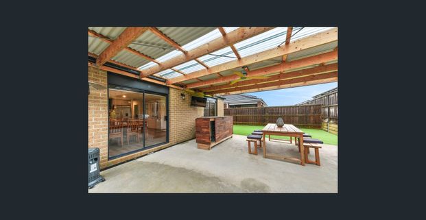 Stylish Family Living in Prime Clyde North Location! - Photo 1