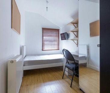 6 bedroom house to rent - Photo 3