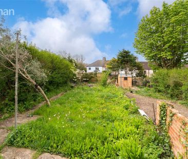 4 bedroom end of terrace house to rent - Photo 2