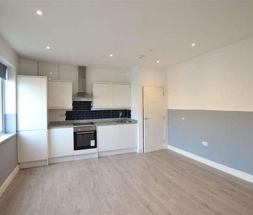 Farnham Road, Slough, SL1 - Photo 2