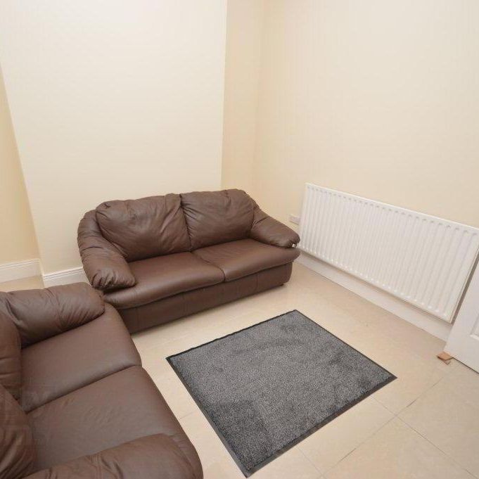 84 Cromwell Road, Belfast, BT7 1JY - Photo 1