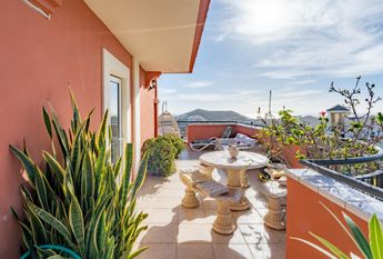 Apartamento con terraza y vistas en Los Cristianos – 0067-04600
