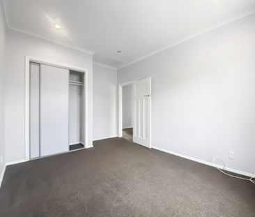 Welcome home to 5 Tarawera Road. - Photo 2