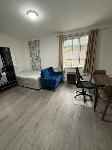 Studio to rent - Photo 5