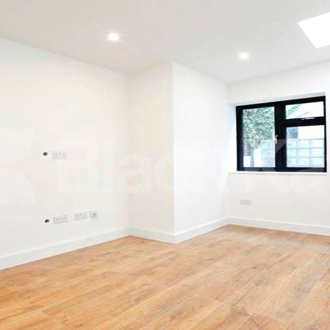 1 Bedroom, 1 bath, 1 reception Flat - Photo 1