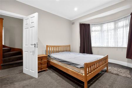 5 bedroom semi-detached house to rent - Photo 4