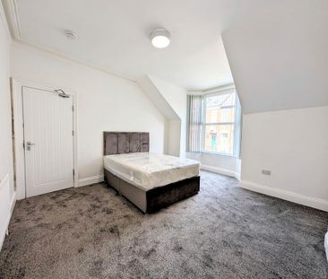 4 bedroom house of multiple occupation to rent - Photo 1