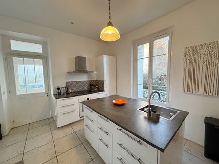 Location Maison 8 pièces 205m² ORGEVAL 78630 - Photo 5