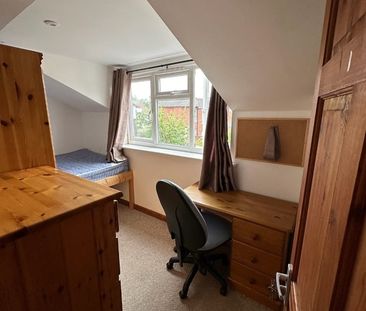 4 Bed Terraced House, Avenue Road, SO14 - Photo 3