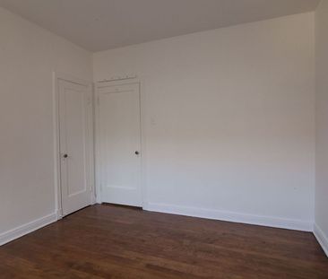 4715 Queen Mary Road - Photo 3