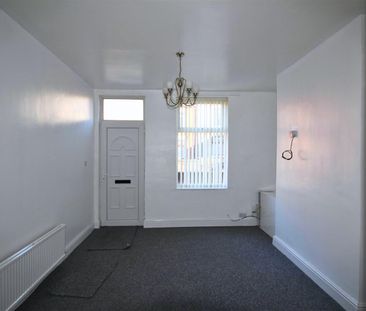 2 Bedroom Terraced House for Rent - Photo 4