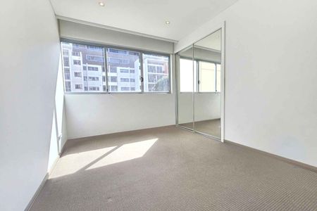 Luxurious 2 beds in heart Of Rosebery - Photo 4
