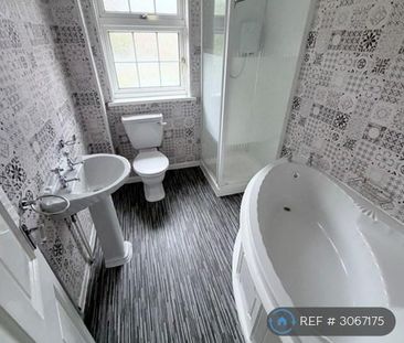 3 bedroom terraced house to rent - Photo 6