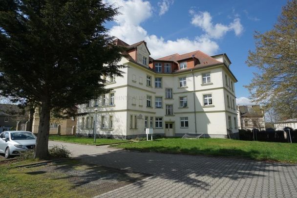 2-Raum-Wohnung mit großer Wohnküche in romantischer Villa - Photo 1