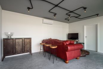 Moradia V5 em Senhora da Hora com jardim e piscina