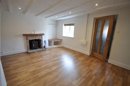 2 bedroom semi-detached house to rent - Photo 3