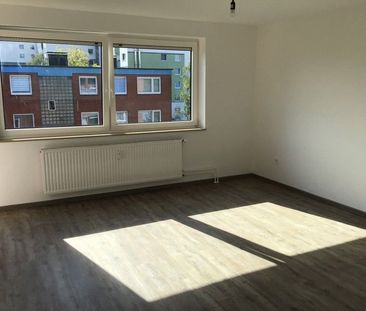 Gelegenheit: geräumige 2 2/2-Zimmer-Wohnung mit Balkon - Photo 1