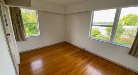 Big Family House Zoned For Sunnyhills and Farm... - Photo 3