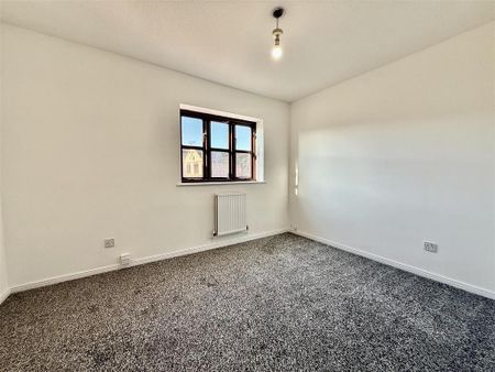 3 bedroom detached house to rent - Photo 4
