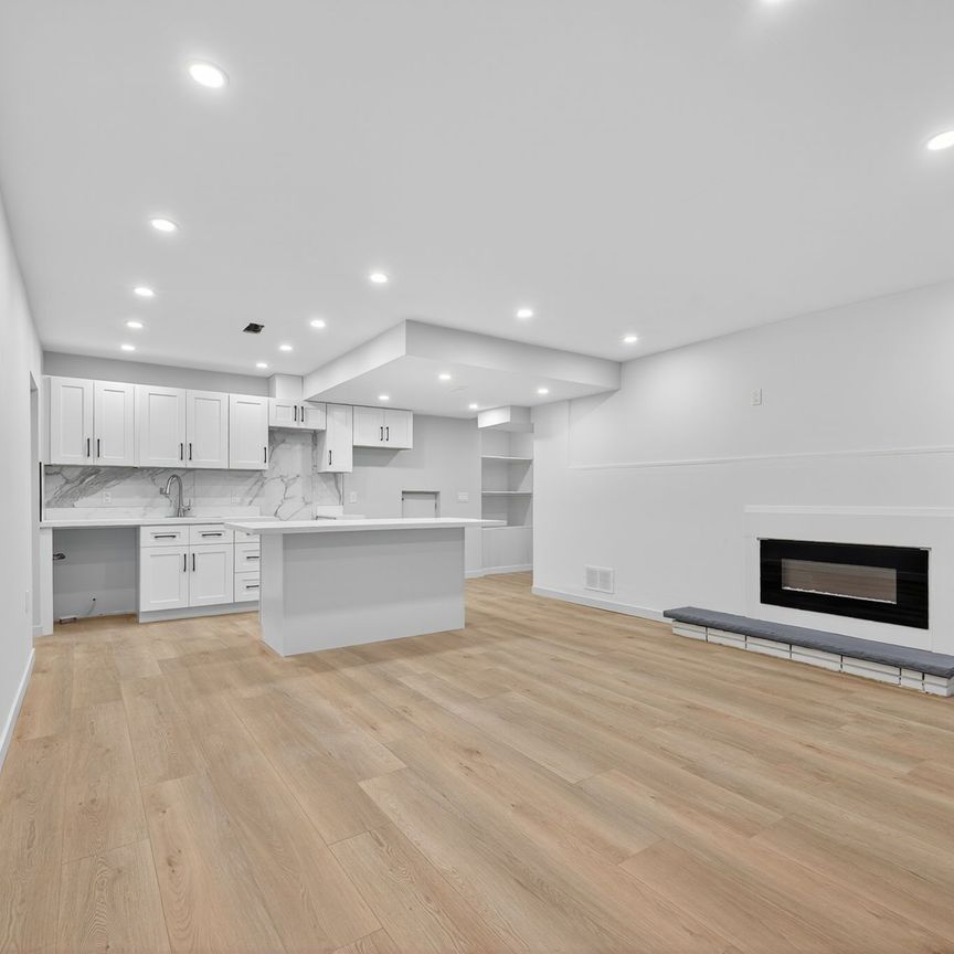 For Lease - 19 Candis - lower level Drive Unit# C, Toronto, Ontario - Photo 1