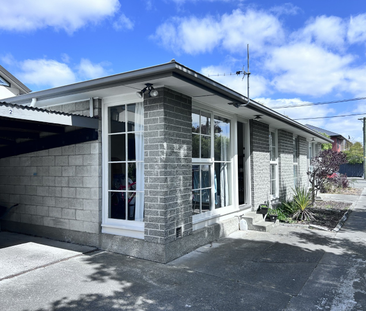 Two-Bedroom Unit Close to the City - Edgeware - Photo 3