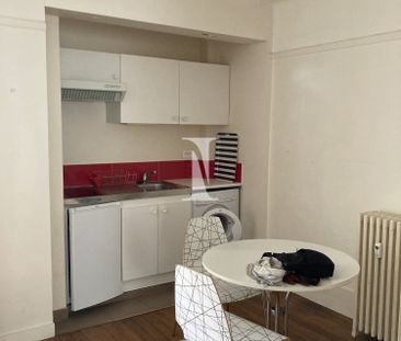 Location Appartement 1 pièce 24m² PARIS 15ème - Photo 2
