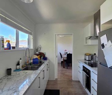 Modern - Low maintenance - Internet INCLUDED - Photo 5