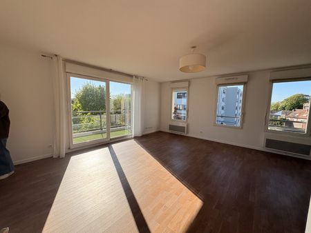 Location Appartement 104m² MARCQ EN BAROEUL 59700 - Photo 3