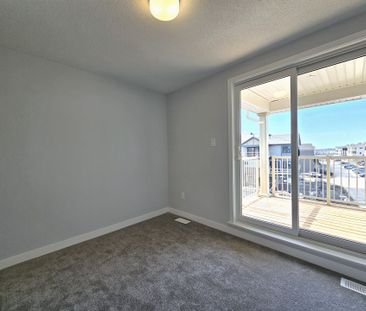 For Lease - 19 Pyrite Private, Barrhaven, Ontario - Photo 3