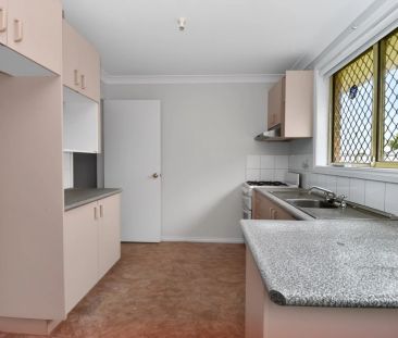 Neat and Convenient Family Home in Quiet Cul-de-Sac! - Photo 6