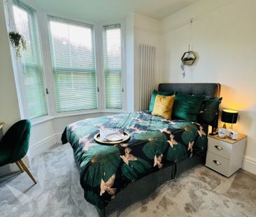 BEDROOM 5 – LARGE DOUBLE ENSUITE - Photo 6