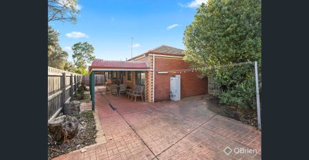 QUIET CUL DE SAC POSITION IN SOUTH SIDE LOCATION! - Photo 2