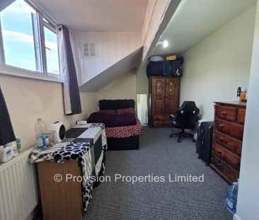 2 Bedroom House Hyde Park Leeds - Photo 5
