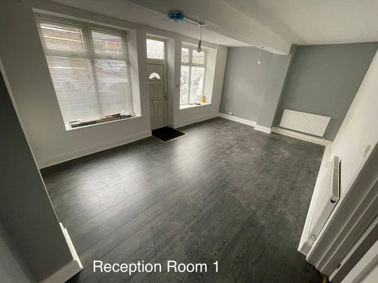 4 bed End of Terrace in Station Road , Hadfield, Glossop, SK13 1DB - Photo 1