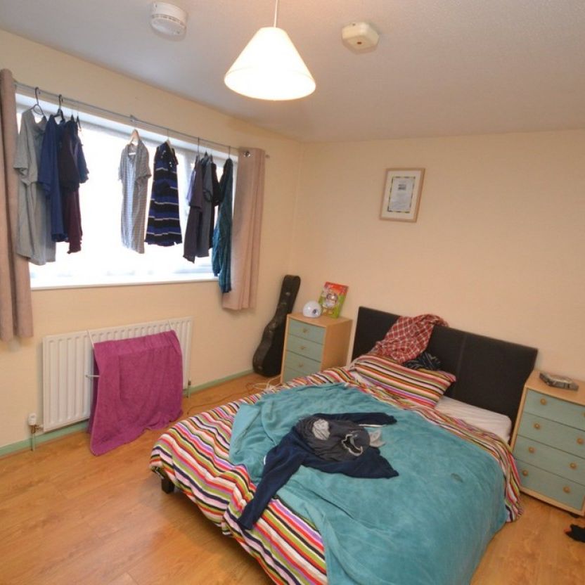 4 bed Semi-Detached House for Rent - Photo 1