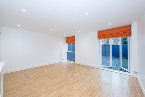 3 bedroom terraced house to rent - Photo 1