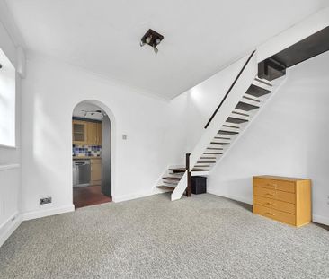 2 bedroom end of terrace house to rent - Photo 2