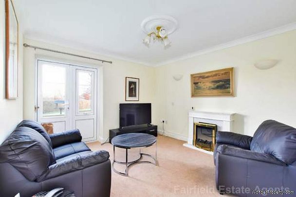 2 bedroom property to rent in Rickmansworth - Photo 1