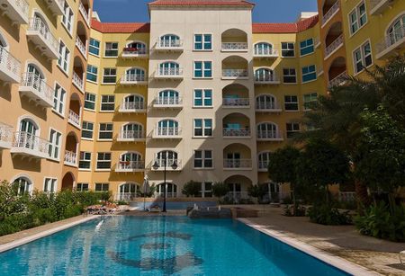 Vacant | Pool View | Higher Floor - Photo 2