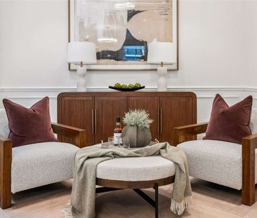 A beautifully refurbished five-bedroom double fronted Georgian town... - Photo 1