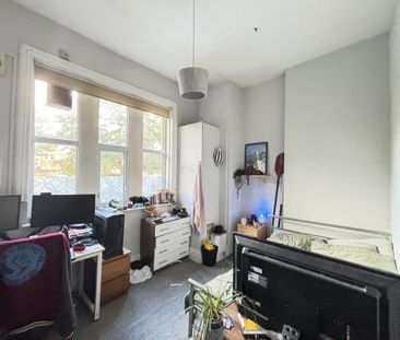 4 bedroom flat to rent - Photo 6