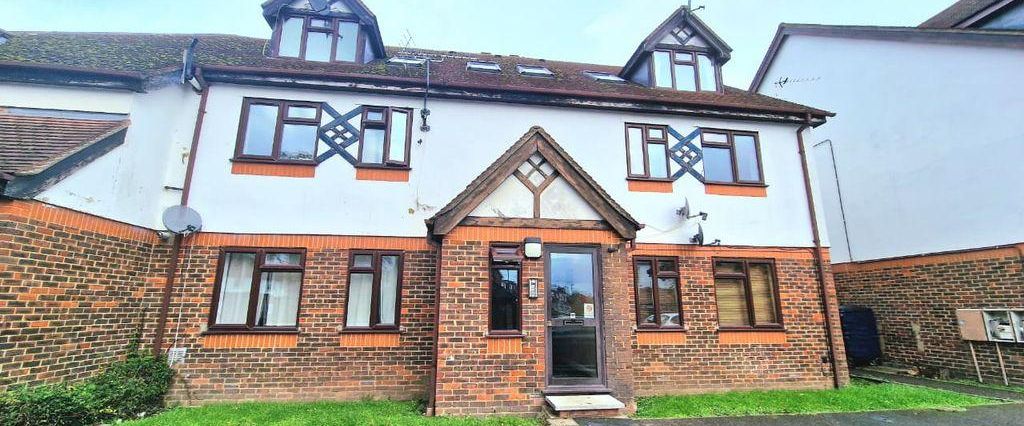 2 bedroom flat to rent - Photo 1